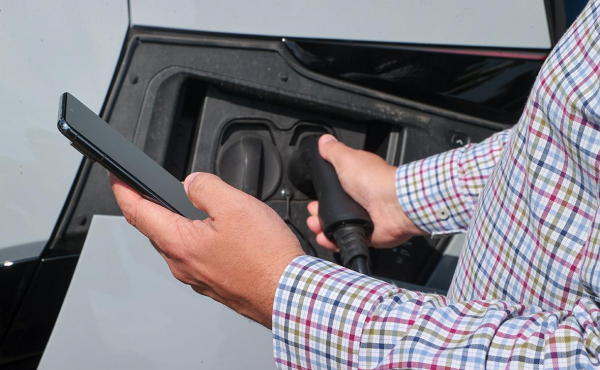 
                    Спрос на адаптеры для зарядки китайских электрокаров вырос в десятки раз

                