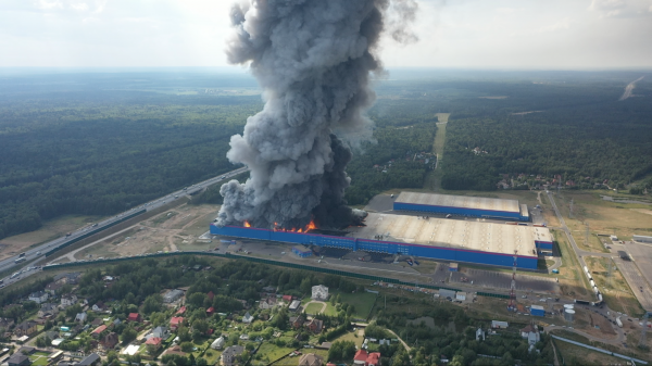 
                    Ozon подал миллиардный иск к владельцу своего сгоревшего склада

                