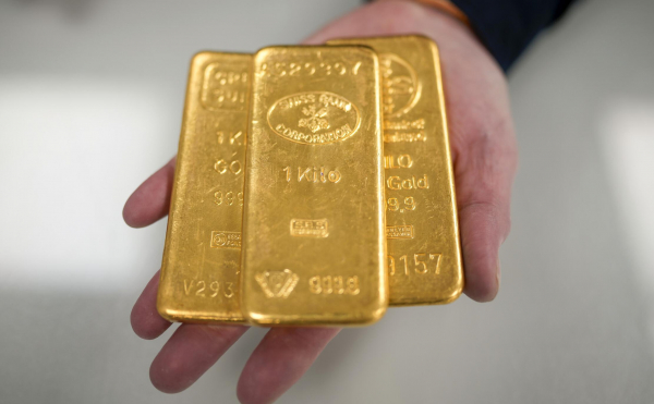 
                    FT оценила рост стоимости золота после инаугурации Трампа

                