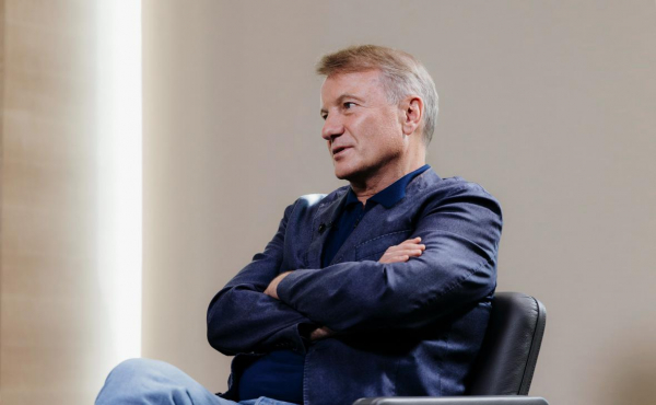 
                    Греф заявил, что банки России боятся конкурентов только с Марса

                