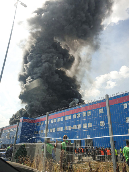 
                    Ozon подал миллиардный иск к владельцу своего сгоревшего склада

                