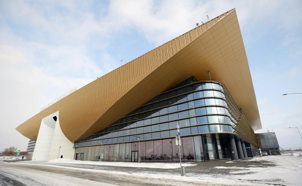 
                    Эксперты оценили влияние санкций ЕС на аэропорты и морские порты России

                