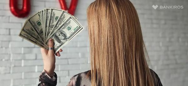 Стоит ли покупать доллары, пока курс не рванул вверх? Ответил инвестстратег