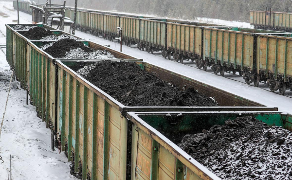 
                    РЖД сообщили о снижении экспорта угля на восток из добывающих регионов

                