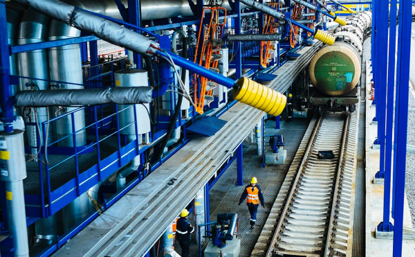 
                    Ведомства предложат пути возврата приоритета топлива на железной дороге

                