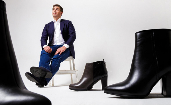 
                    Основатель Zenden снизил долю в одной из основных компаний ретейлера

                