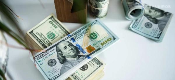 Где купить новые доллары и что делать, если банк отказывается принимать &laquo;старые&raquo; доллары?