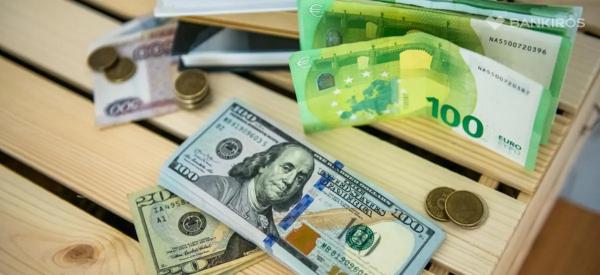 &laquo;Доллар может стать и по 50 рублей, и обратно по 120&raquo;: к чему готовиться россиянам?