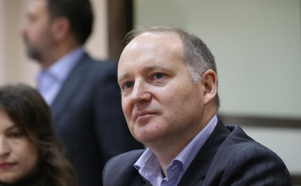 
                    Фигуранту дела Baring Vostok заменили условный срок на реальный

                