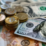 Центробанк продлил ограничения на снятие наличной иностранной валюты