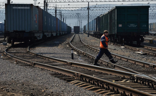 
                    Грузовые перевозки РЖД в феврале достигли десятилетнего минимума

                