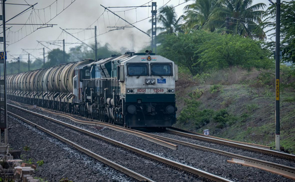 
                    Россия стала лидером по поставкам нефти в Индию

                