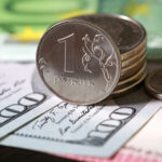 Доллар по 85 рублей: курс американской валюты падает