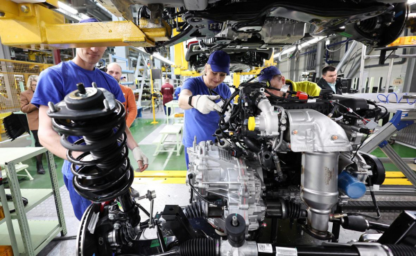 
                    BMW отказался нести ответственность за собранные недавно в России машины

                