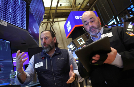 Индексы в Европе и США падают на ожиданиях тарифов Трампа