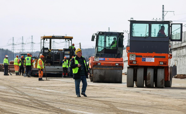 
                    Москва выбрала компании для строительства платных трасс за ₽186 млрд

                