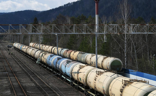 
                    Bloomberg сообщил о снижении доходов России от нефти до уровня 2023 года

                