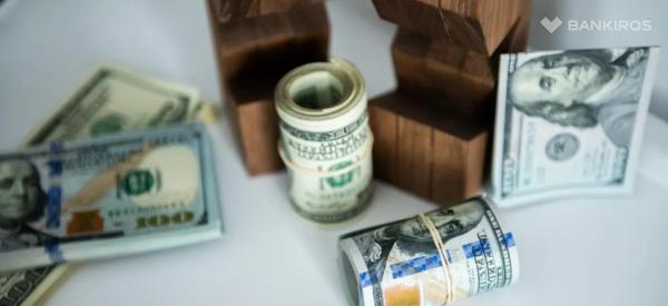 &laquo;Пузырь рано или поздно лопнет&raquo;: аналитик дал прогноз курса доллара 