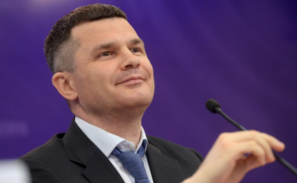 
                    Суд не стал отменять запрет на выезд из России владельцев Домодедово

                