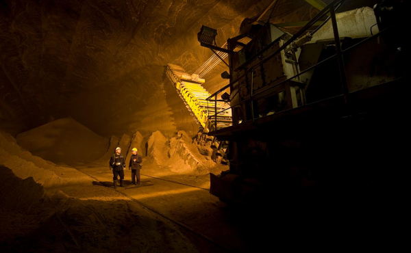 
                    Узбекистан подписал соглашения с компаниями США о критических минералах

                