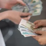 Рост зарплат и недовольства: граждане жалуются на нехватку зарплаты