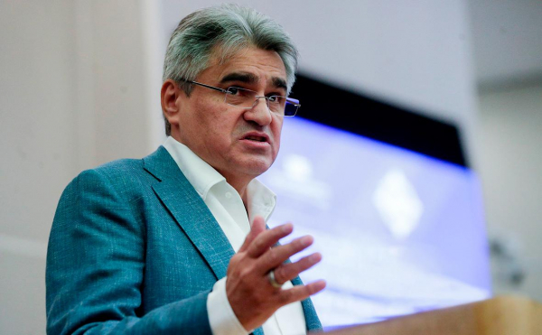 
                    Нечаев заявил о согласии пускать обратно в Россию лишь достойные компании

                