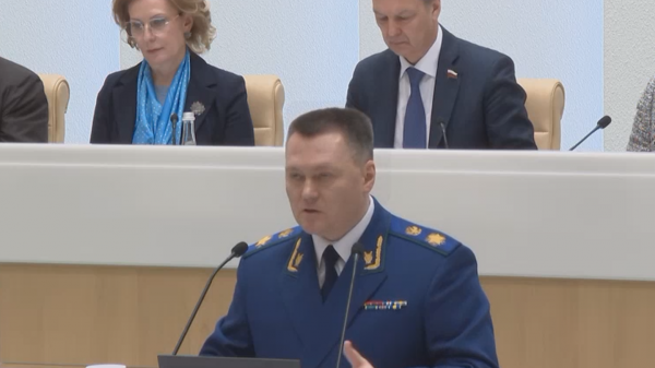 
                    Генпрокурор предложил ввести лимиты на выпуск банковских карт

                