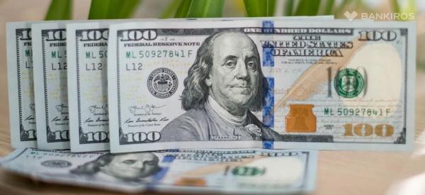 Внебиржевой доллар рухнул до 81: чего ждать дальше от курса?