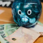 Стоит ли вкладываться в золото? Эксперт дал совет россиянам