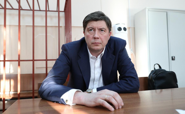 
                    Силовики потребовали ареста Хотина по новому делу

                