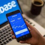 Стейблкоины + ИИ-агенты.Coinbase запускает с Anthropic платежную инфраструктуру x402