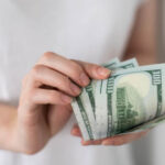 Каким будет курс доллара и евро после майских праздников?