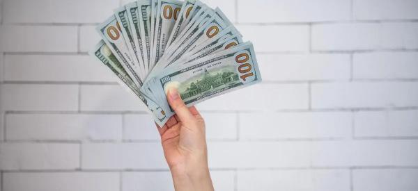 Доллар подорожает в июне: почему рубль потеряет позиции?