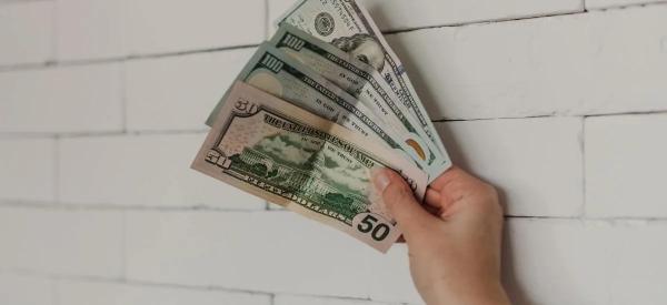 &laquo;Наличный доллар не работает&raquo;: россиян призвали закупаться usdt