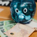 «Отдайте людям деньги»: экономист призвал вернуть россиянам советские вклады