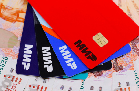 Дропперам запретят переводить больше 100 тысяч рублей в месяц