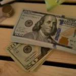 Сценарий 1998 года? Экономист сообщил, стоит ли ждать рост доллара до 200 рублей