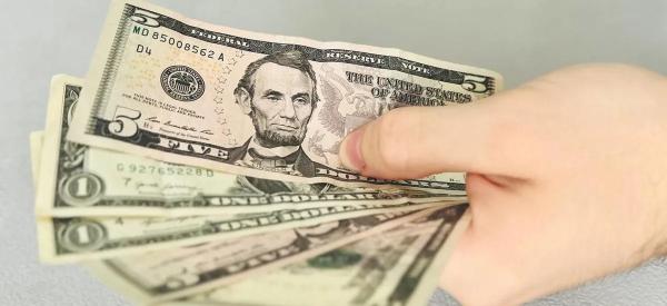 Доллар быстро подорожает до 90-100: что произойдет с курсом после 6 июня