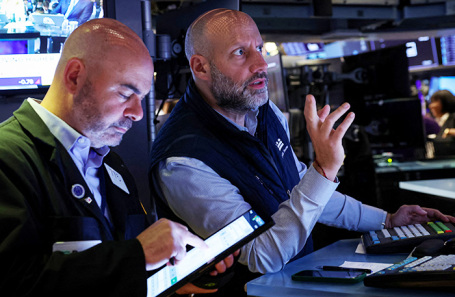 Рынки акций завершили день ростом, доллар сдает позиции. Обзор финансового рынка от 23 июня