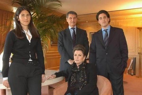 
                    Forbes внес основательницу Wildberries в число 50 самых богатых женщин
                