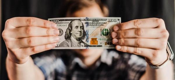 Доллар по 72: валюте США предрекли глобальный обвал