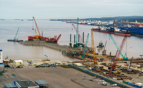 
                    ВТБ инвестирует ₽800 млрд в строительство порта в Усть-Луге
                