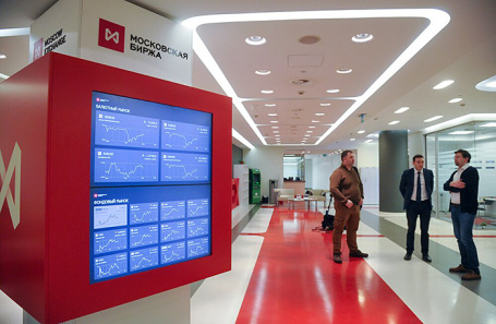 Российский фондовый рынок завис в боковике