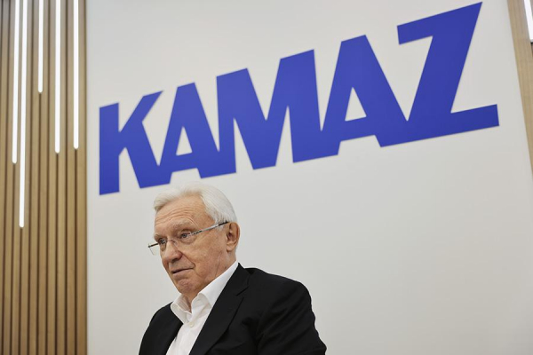 
                    Глава КАМАЗа&nbsp;&mdash; РБК: &laquo;Это не просто охлаждение рынка, это коллапс&raquo;
                