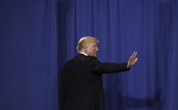 
                    Reuters раскрыл, как инвесторы пародируют аббревиатуры Трампа
                