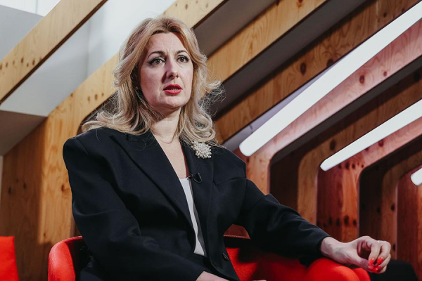 
                    Глава МТС&nbsp;&mdash; РБК: &laquo;Какой мы теперь мобильный оператор?&raquo;
                