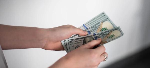 &laquo;Мы увидим 90-100 за доллар&raquo;: эксперты предрекли снижение рублю