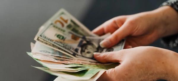 &laquo;Доллар будет дешевым еще две недели&raquo;: почему валюта подорожает с июля?