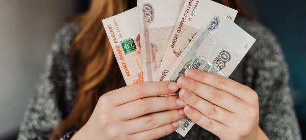 Беременным россиянкам положен родовой сертификат на 12 000 рублей: как получить