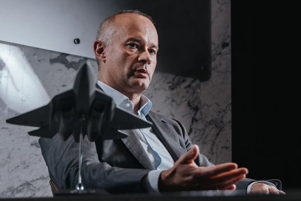 
                    Глава ОАК&nbsp;&mdash; РБК: &laquo;У нас в стране все разбираются в футболе и авиации&raquo;
                